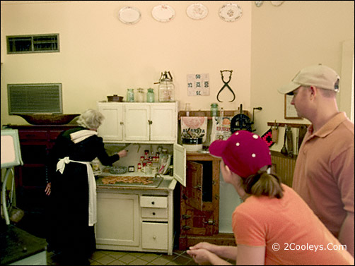 ofc-grannys.jpg (57186 bytes)