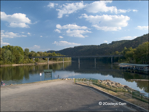 pt19riveraccess.jpg (61689 bytes)